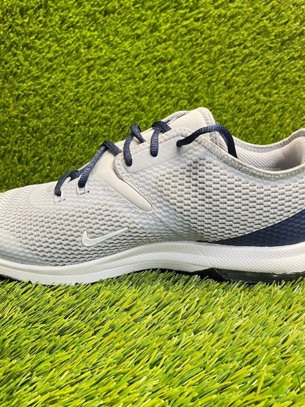 Nike Air Max Typha 2 Mens Size 11 Gray White Athletic Running Shoes Sneakers - Picture 2 of 10